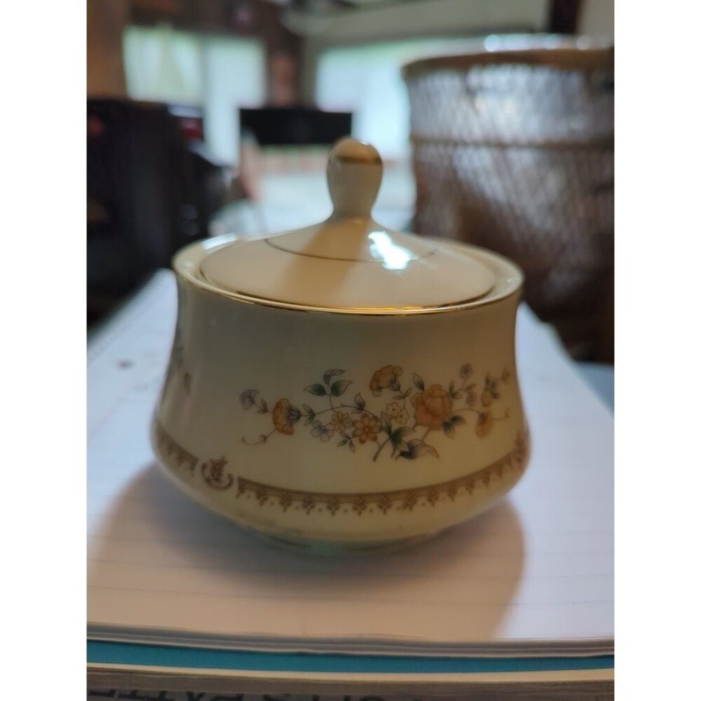 Mikasa Ivory China Peony Rose Sugar Bowl with Lid